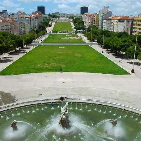 Qiu Center Of * Lisboa